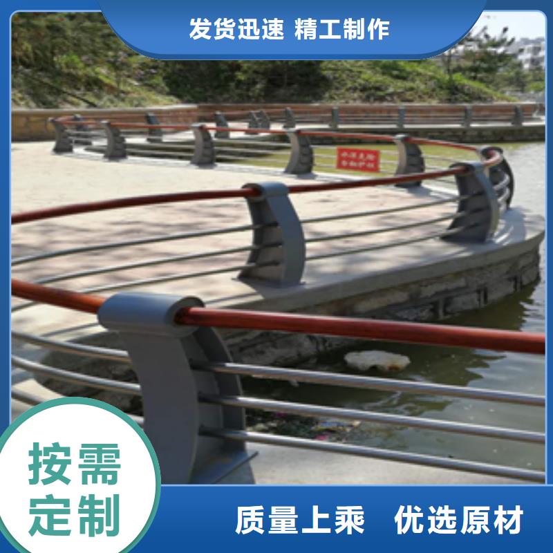 好消息：钢板防撞护栏立柱厂家优惠促销