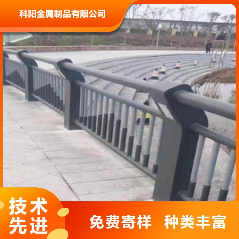 公路交通工程护栏独树一帜