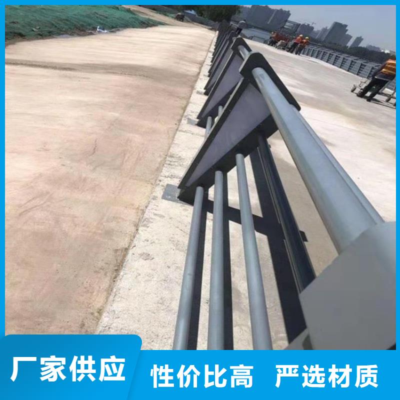浙江大厂生产品质展鸿蓝色钢板喷塑防撞立柱认准展鸿护栏