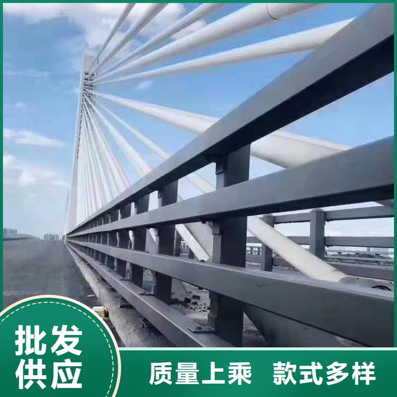 丁青县桥梁护栏生产厂家团队桥梁护栏