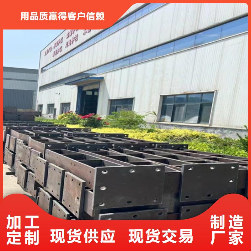 灯光护栏镀锌喷塑防撞栏使用寿命长久