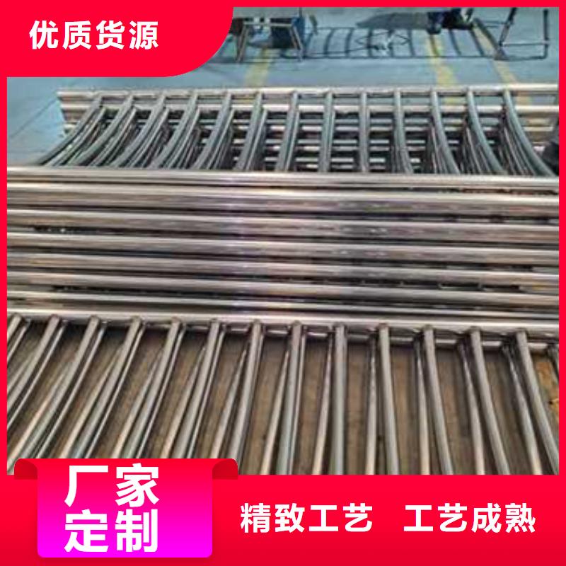  护栏厂家拥有先进的设备