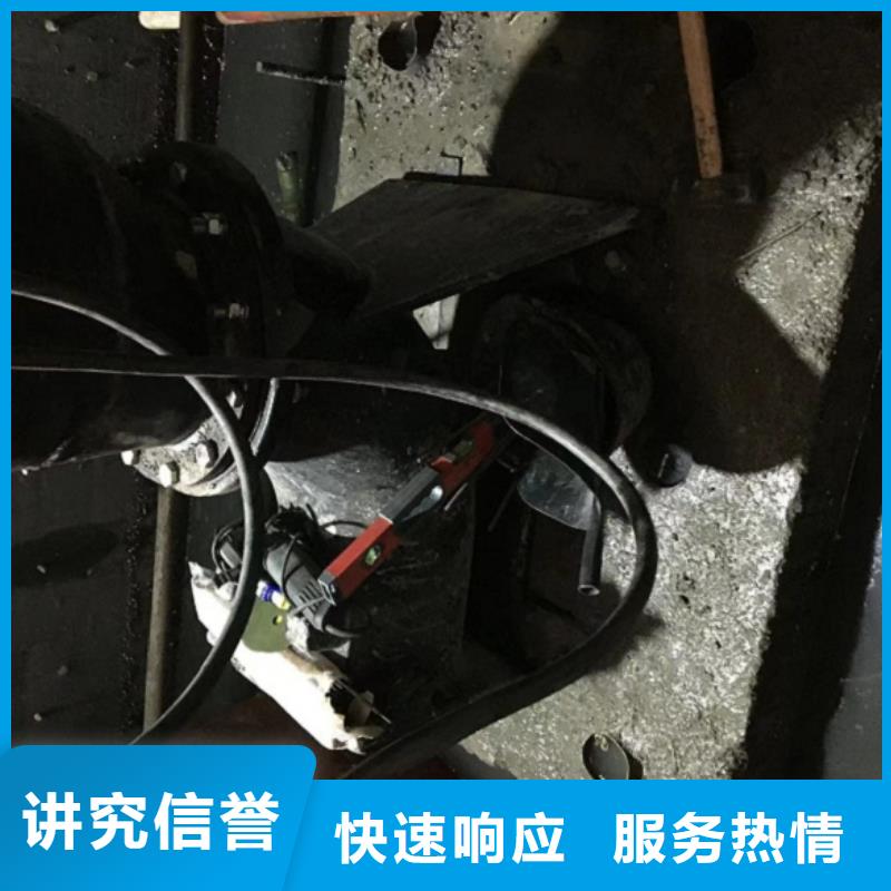  水上浮吊船正规团队