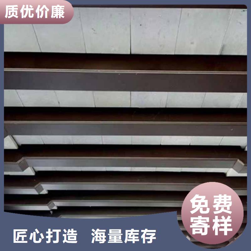 村口古建牌楼学校