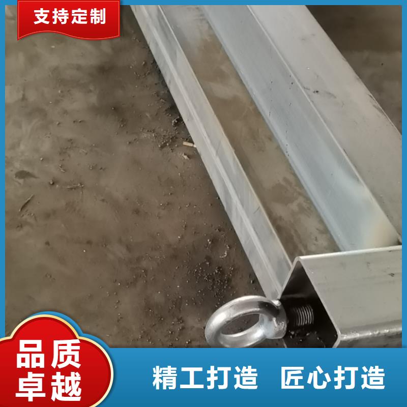 精神堡垒雕塑
服务为先